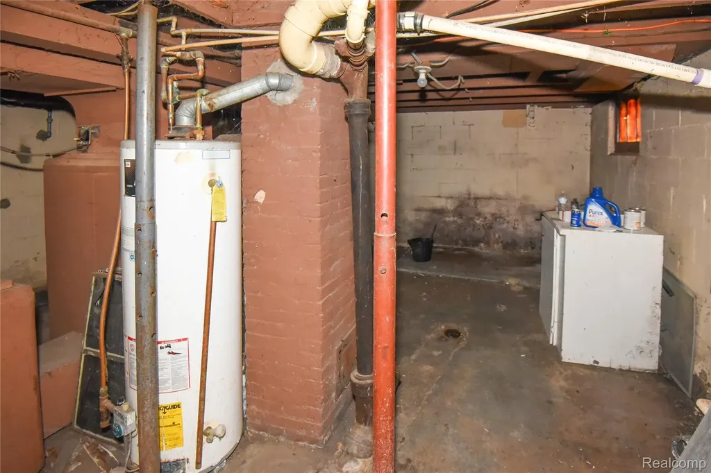 851 Sarasota Avenue Pontiac City MI 48340