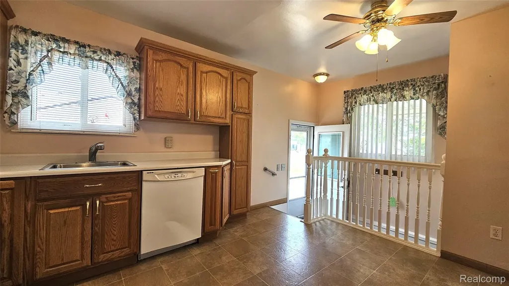 29201 Roycroft Street Livonia City MI 48154