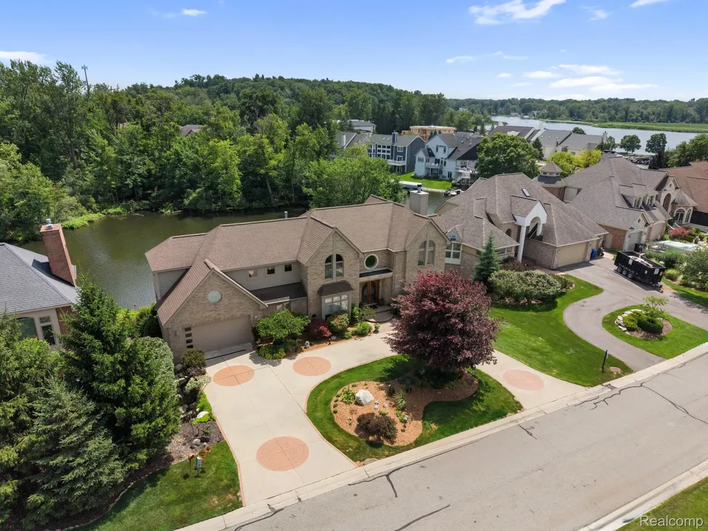 4443 Island View Drive Waterford Charter Township MI 48328