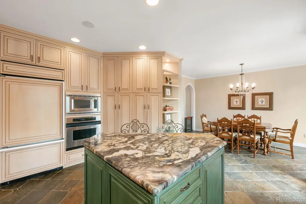 4443 Island View Drive Waterford Charter Township MI 48328