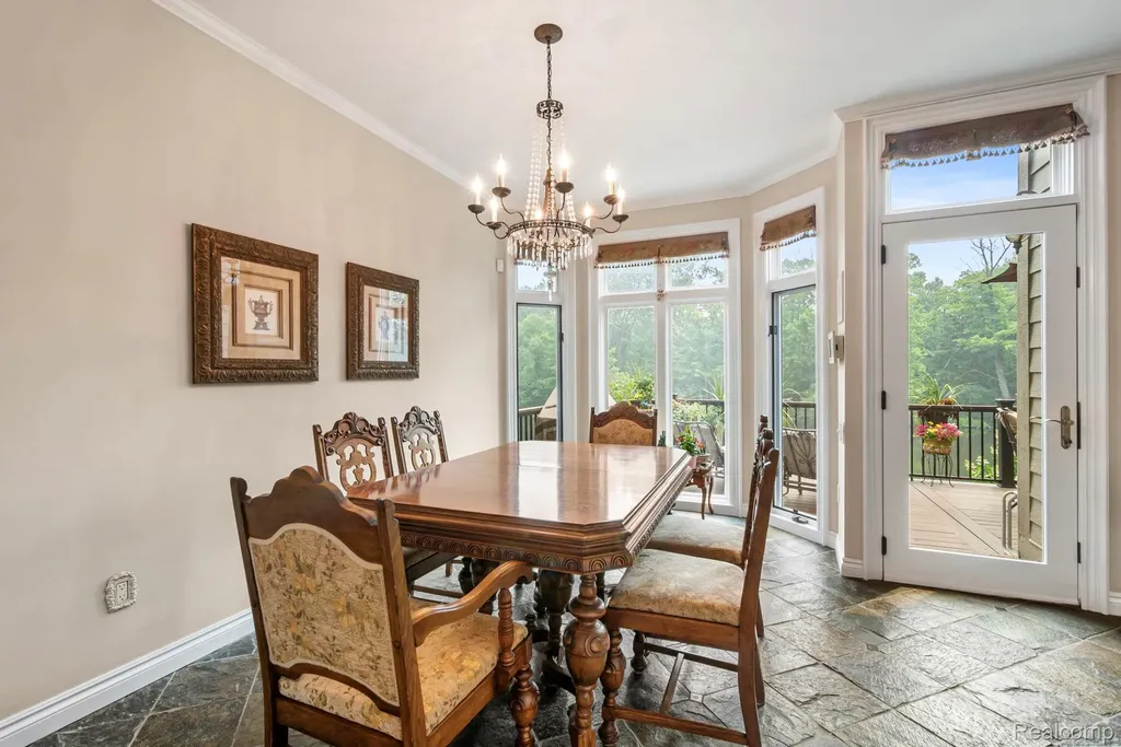 4443 Island View Drive Waterford Charter Township MI 48328
