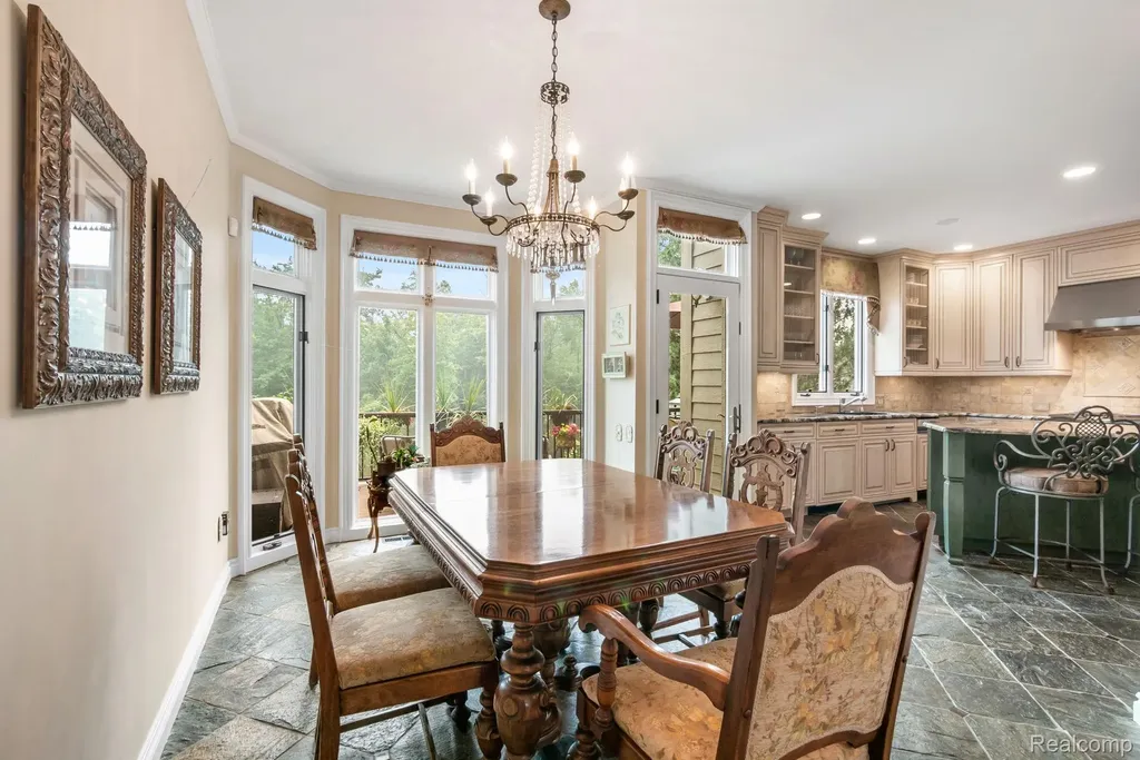 4443 Island View Drive Waterford Charter Township MI 48328