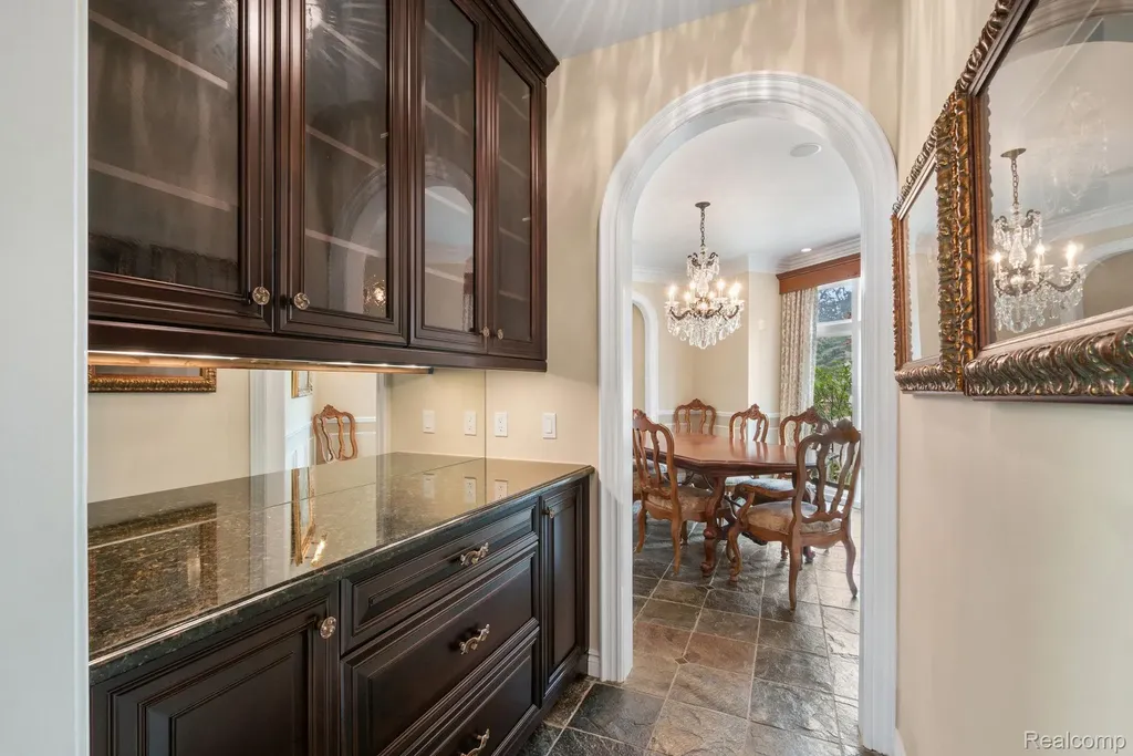 4443 Island View Drive Waterford Charter Township MI 48328