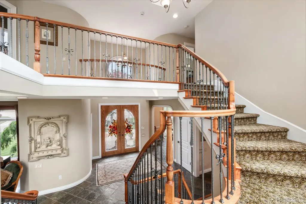 4443 Island View Drive Waterford Charter Township MI 48328