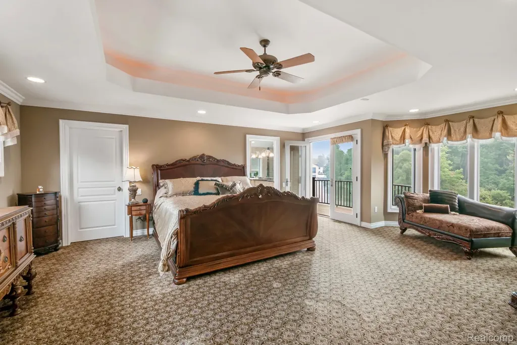 4443 Island View Drive Waterford Charter Township MI 48328