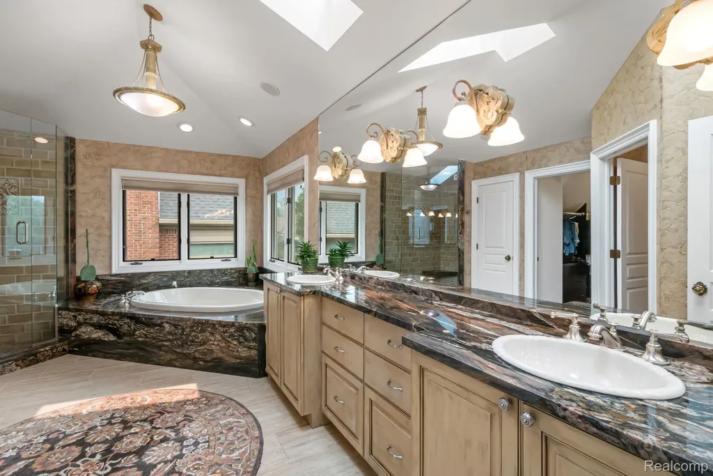 4443 Island View Drive Waterford Charter Township MI 48328