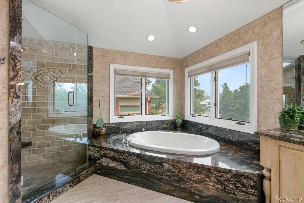 4443 Island View Drive Waterford Charter Township MI 48328