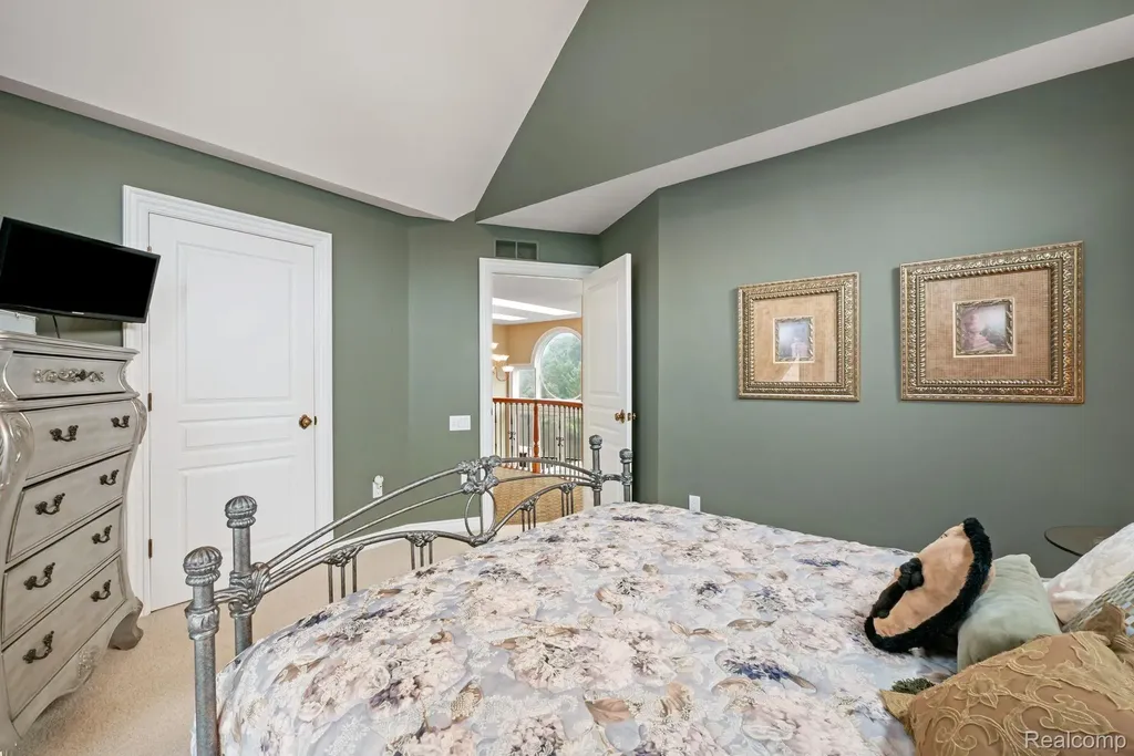4443 Island View Drive Waterford Charter Township MI 48328
