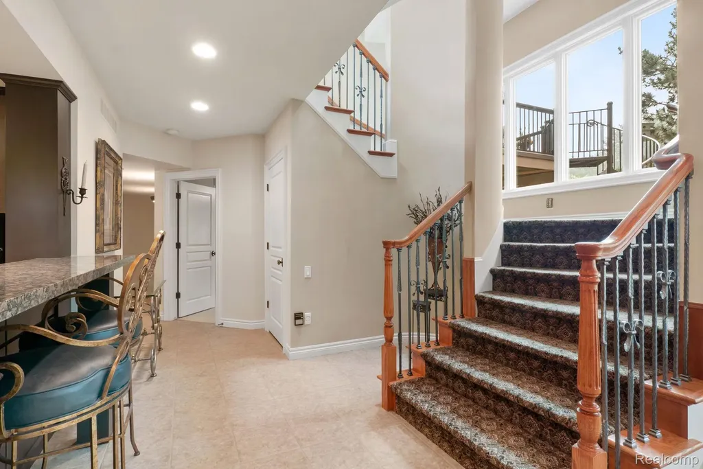 4443 Island View Drive Waterford Charter Township MI 48328