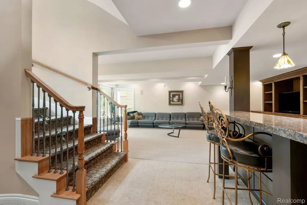 4443 Island View Drive Waterford Charter Township MI 48328