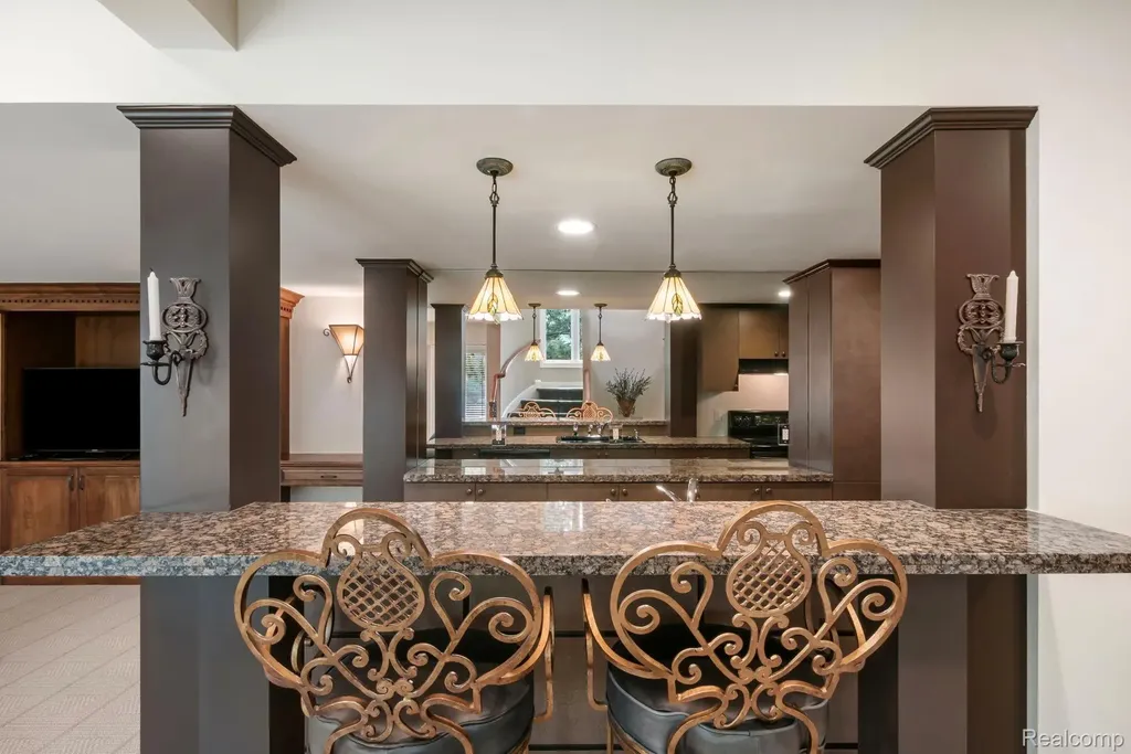 4443 Island View Drive Waterford Charter Township MI 48328