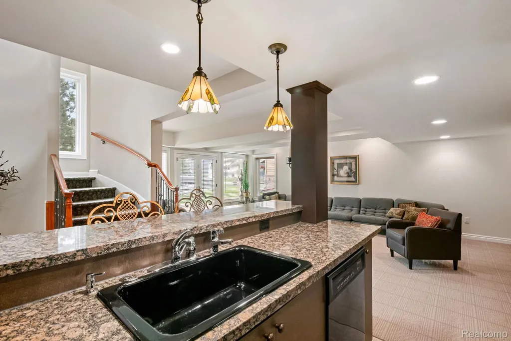 4443 Island View Drive Waterford Charter Township MI 48328