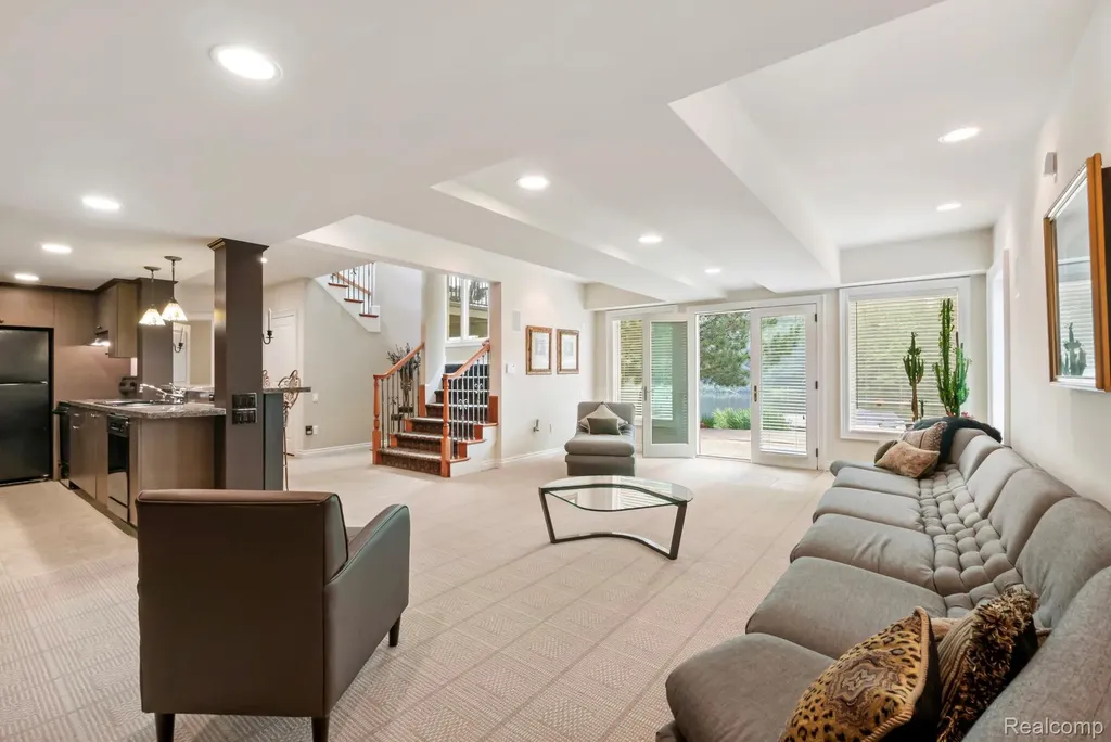 4443 Island View Drive Waterford Charter Township MI 48328