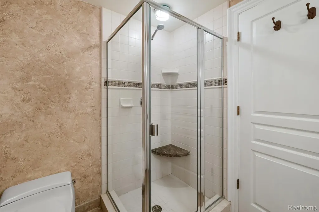 4443 Island View Drive Waterford Charter Township MI 48328