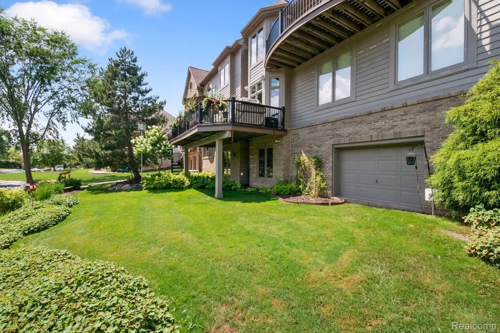 4443 Island View Drive Waterford Charter Township MI 48328