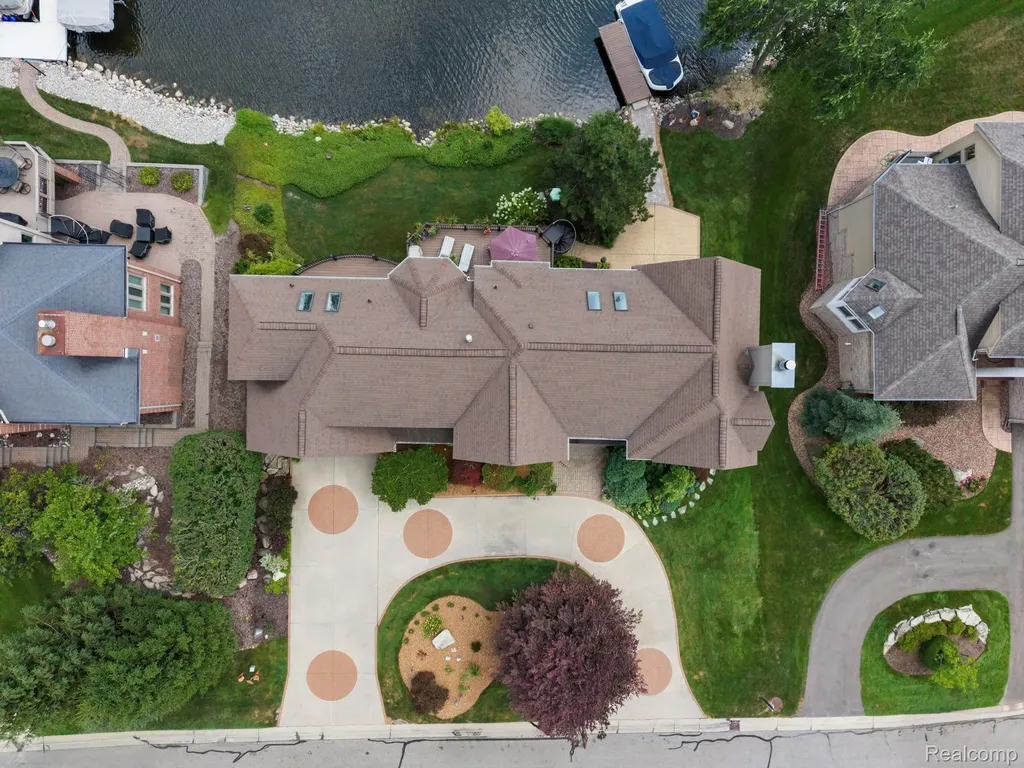 4443 Island View Drive Waterford Charter Township MI 48328