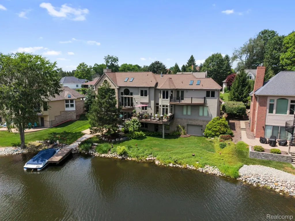 4443 Island View Drive Waterford Charter Township MI 48328
