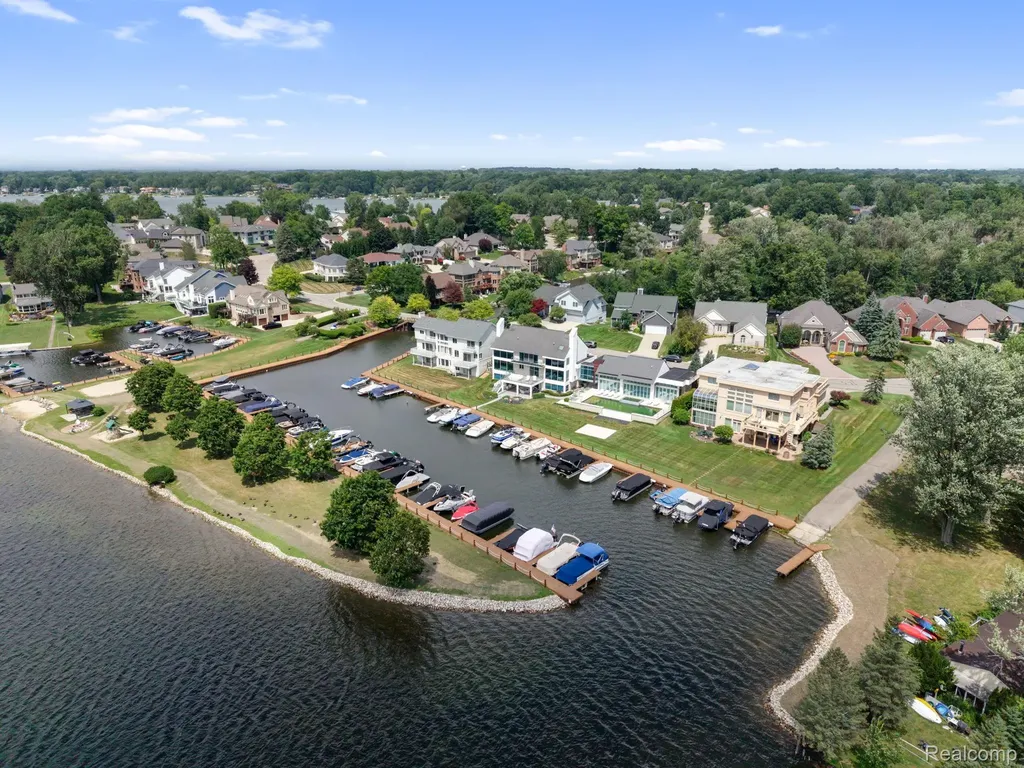 4443 Island View Drive Waterford Charter Township MI 48328