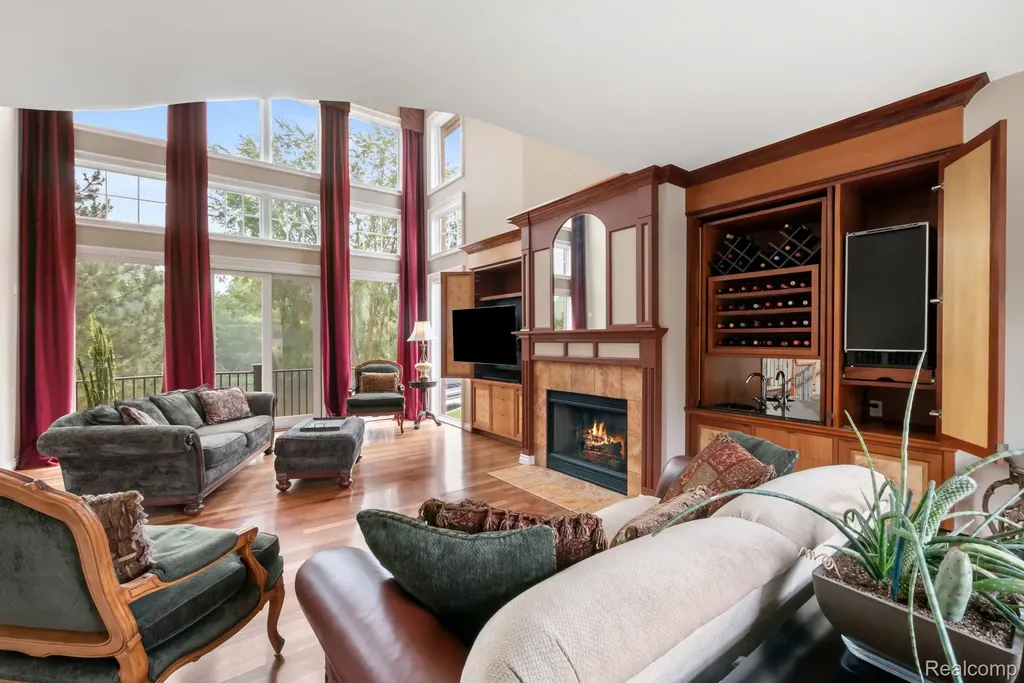 4443 Island View Drive Waterford Charter Township MI 48328