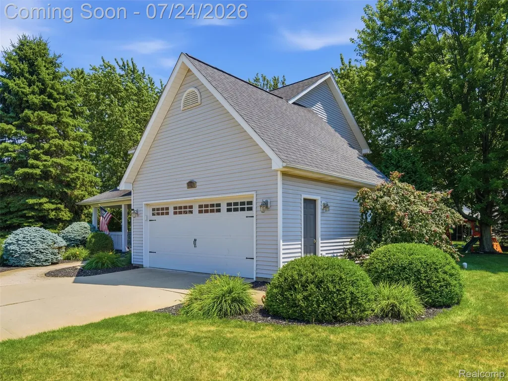 12295 Water Greens Court Fenton Charter Township MI 48430