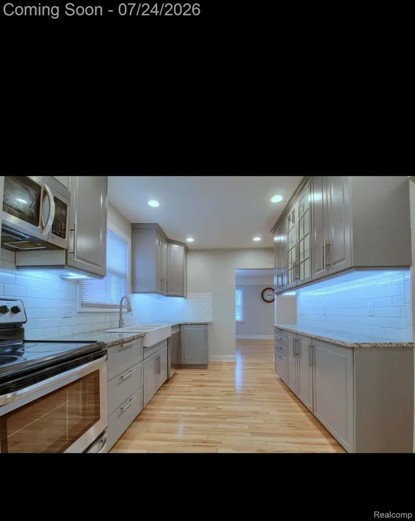 11610 Cardwell Street Livonia City MI 48150