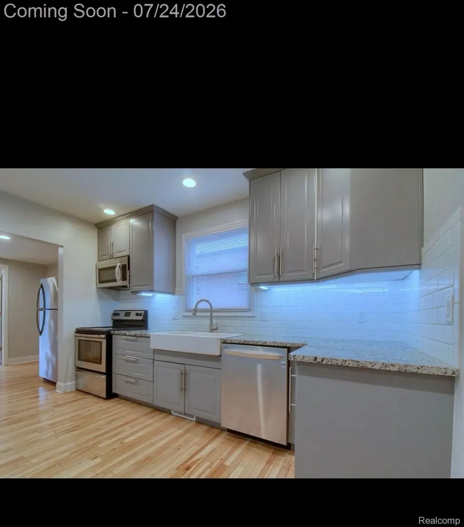 11610 Cardwell Street Livonia City MI 48150