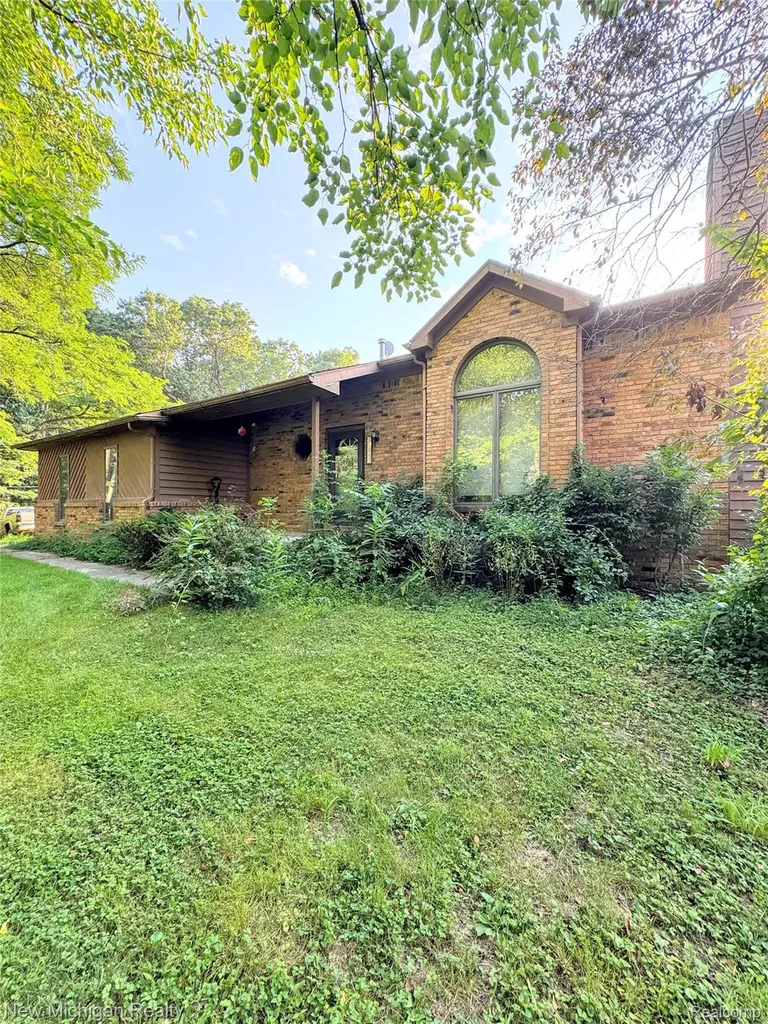 12983 Noling Woods Drive Green Oak Township MI 48178
