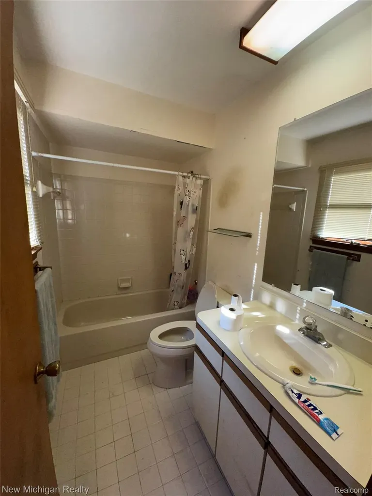 12983 Noling Woods Drive Green Oak Township MI 48178