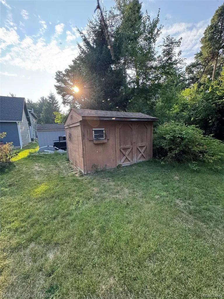 12983 Noling Woods Drive Green Oak Township MI 48178