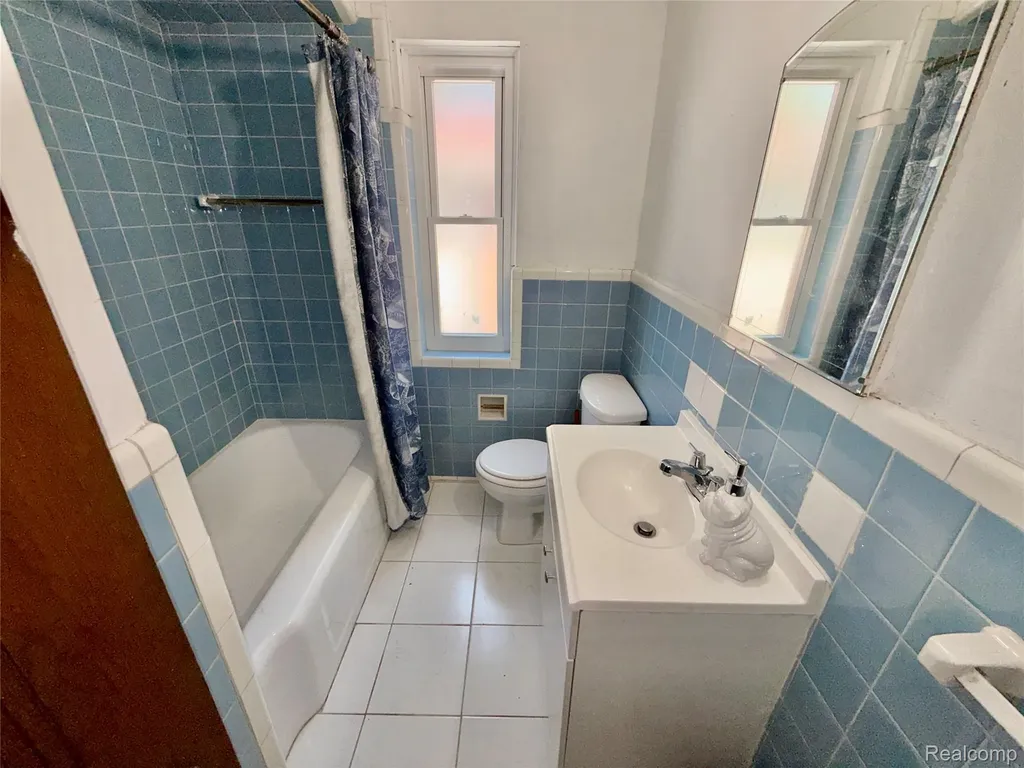 17167 Freeland Street Detroit City MI 48235