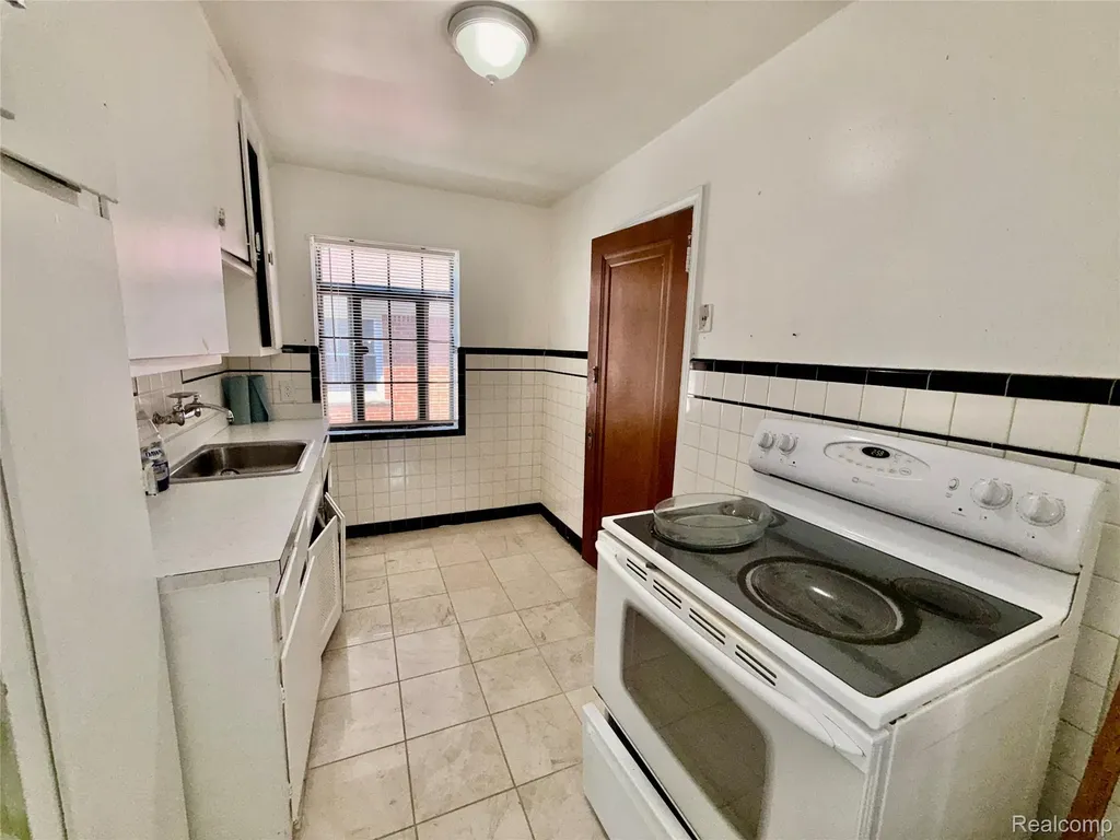 17167 Freeland Street Detroit City MI 48235