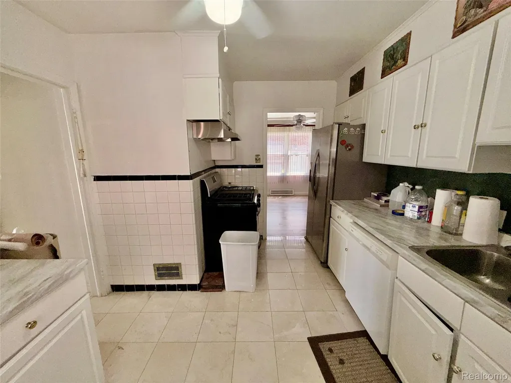 17167 Freeland Street Detroit City MI 48235