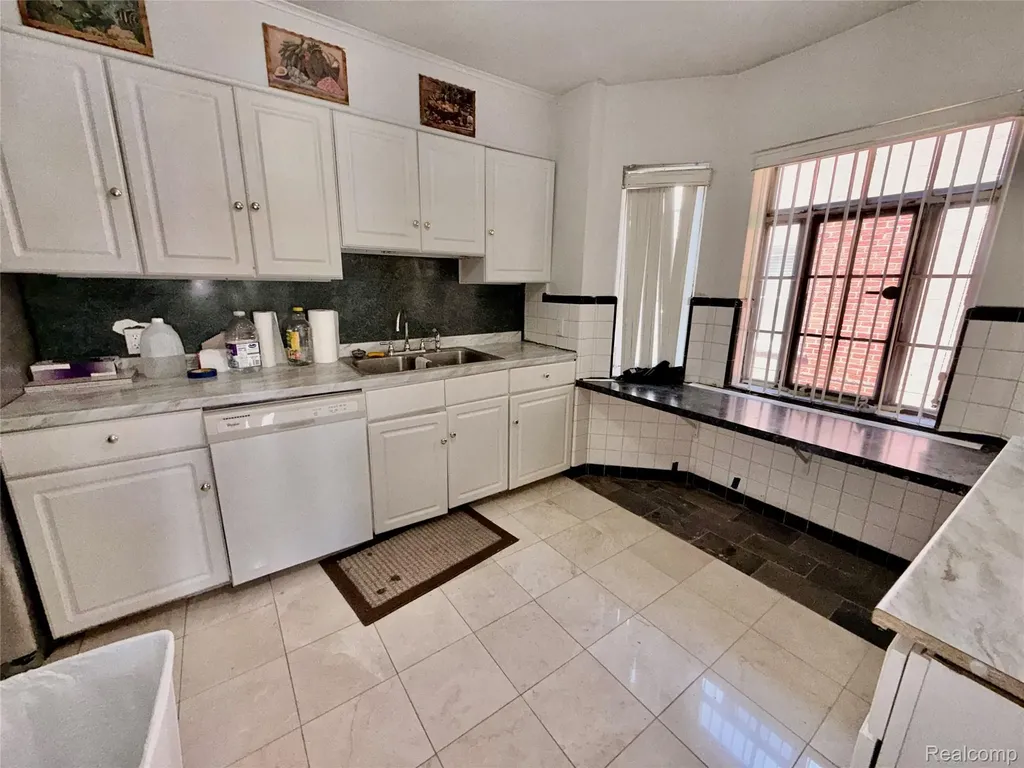 17167 Freeland Street Detroit City MI 48235