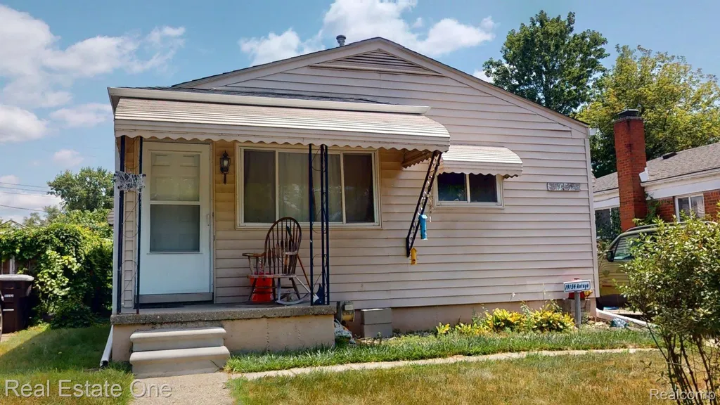 19154 Antago Boulevard Livonia City MI 48152