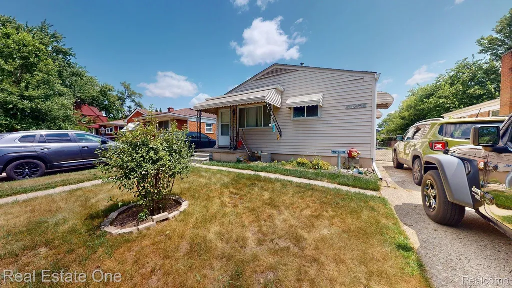 19154 Antago Boulevard Livonia City MI 48152
