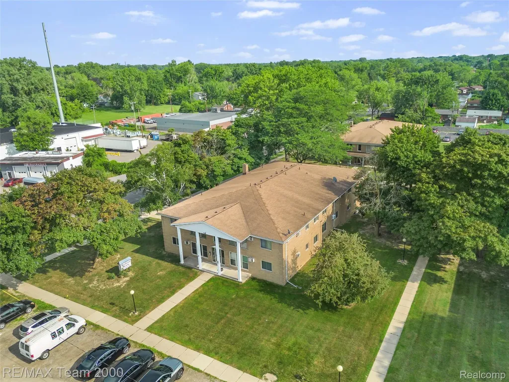 26305 W 7 Mile Road Redford Charter Township MI 48240