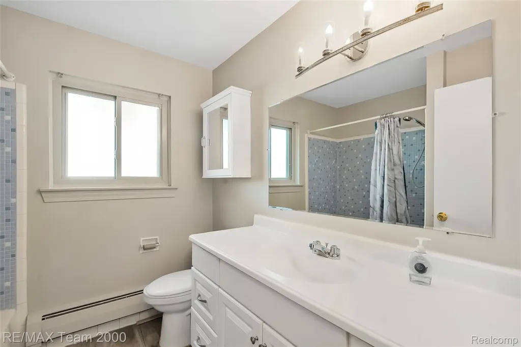 26305 W 7 Mile Road Redford Charter Township MI 48240