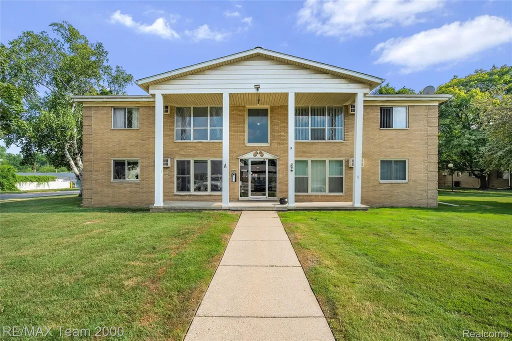 26305 W 7 Mile Road Redford Charter Township MI 48240