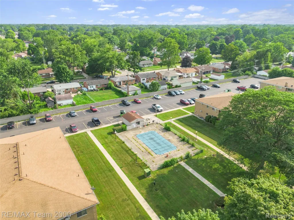 26305 W 7 Mile Road Redford Charter Township MI 48240