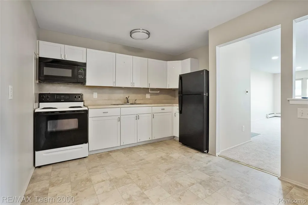 26305 W 7 Mile Road Redford Charter Township MI 48240