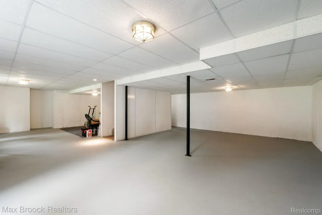 4723 Fairway Court Waterford Charter Township MI 48328