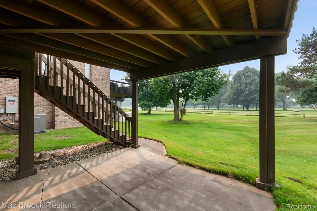 4723 Fairway Court Waterford Charter Township MI 48328