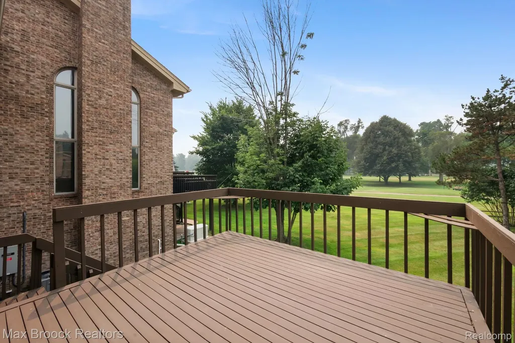 4723 Fairway Court Waterford Charter Township MI 48328