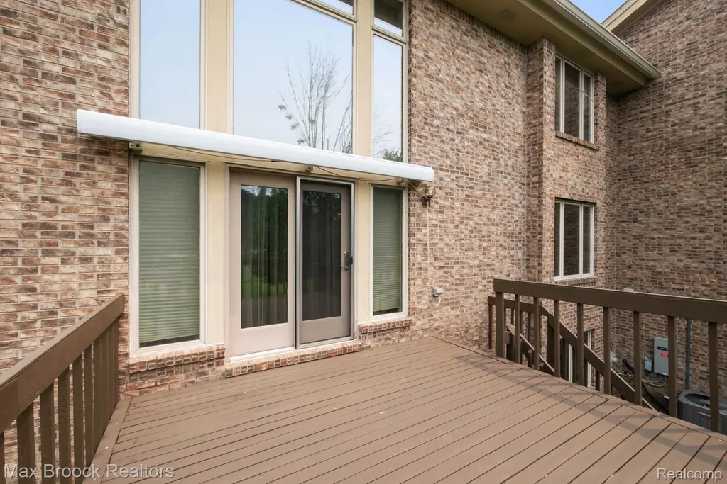 4723 Fairway Court Waterford Charter Township MI 48328