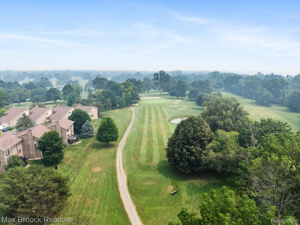 4723 Fairway Court Waterford Charter Township MI 48328
