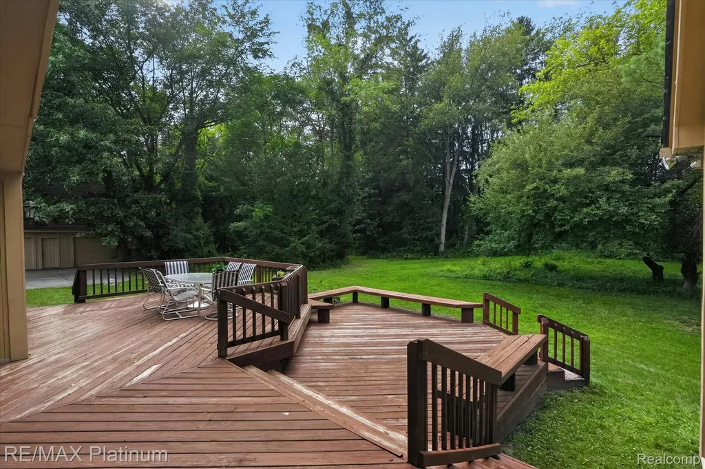 12273 Pinebrook Lane Green Oak Township MI 48178