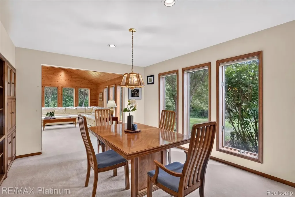 12273 Pinebrook Lane Green Oak Township MI 48178