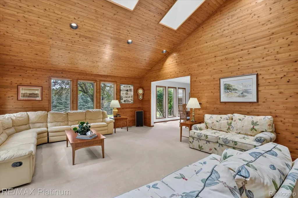 12273 Pinebrook Lane Green Oak Township MI 48178