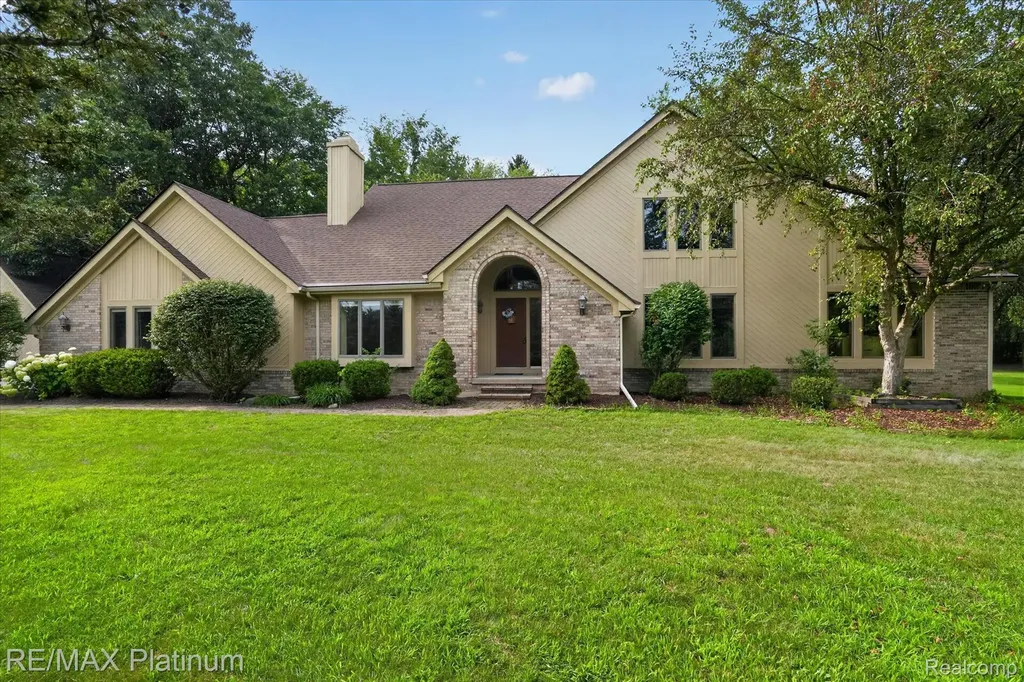 12273 Pinebrook Lane Green Oak Township MI 48178