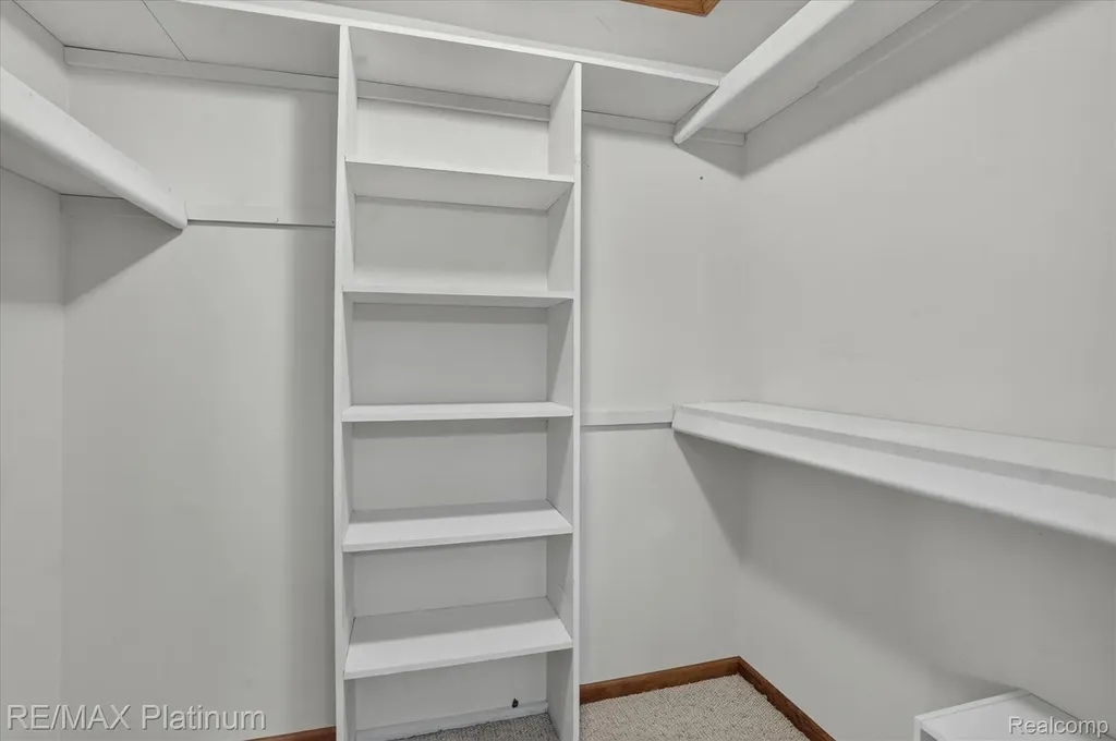 12273 Pinebrook Lane Green Oak Township MI 48178